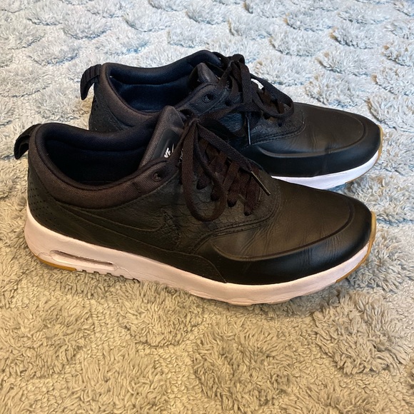 Nike Shoes - Nike Air Max Thea